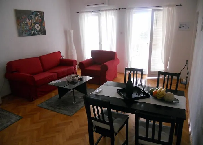 Apartman In With Scenic Roof Terrace *
