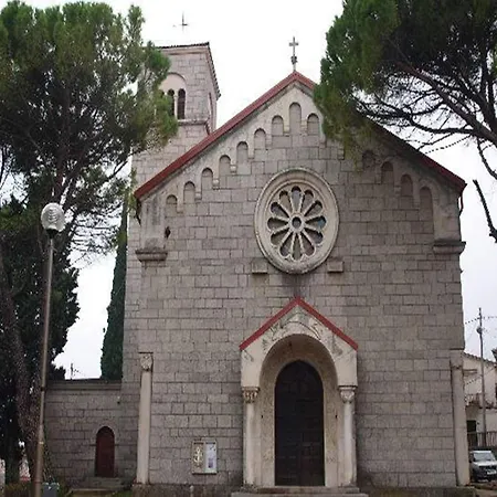 In With Scenic Roof Terrace