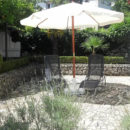 In With Scenic Roof Terrace