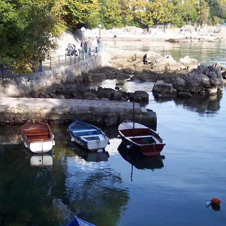 Apartament In With Scenic Roof Terrace *