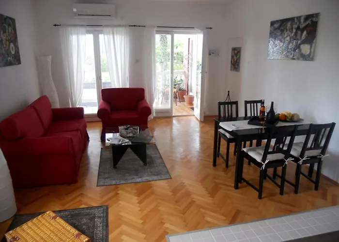 Apartment In With Scenic Roof Terrace Matulji
